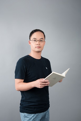 顏?zhàn)有?YAN ZI XIONG