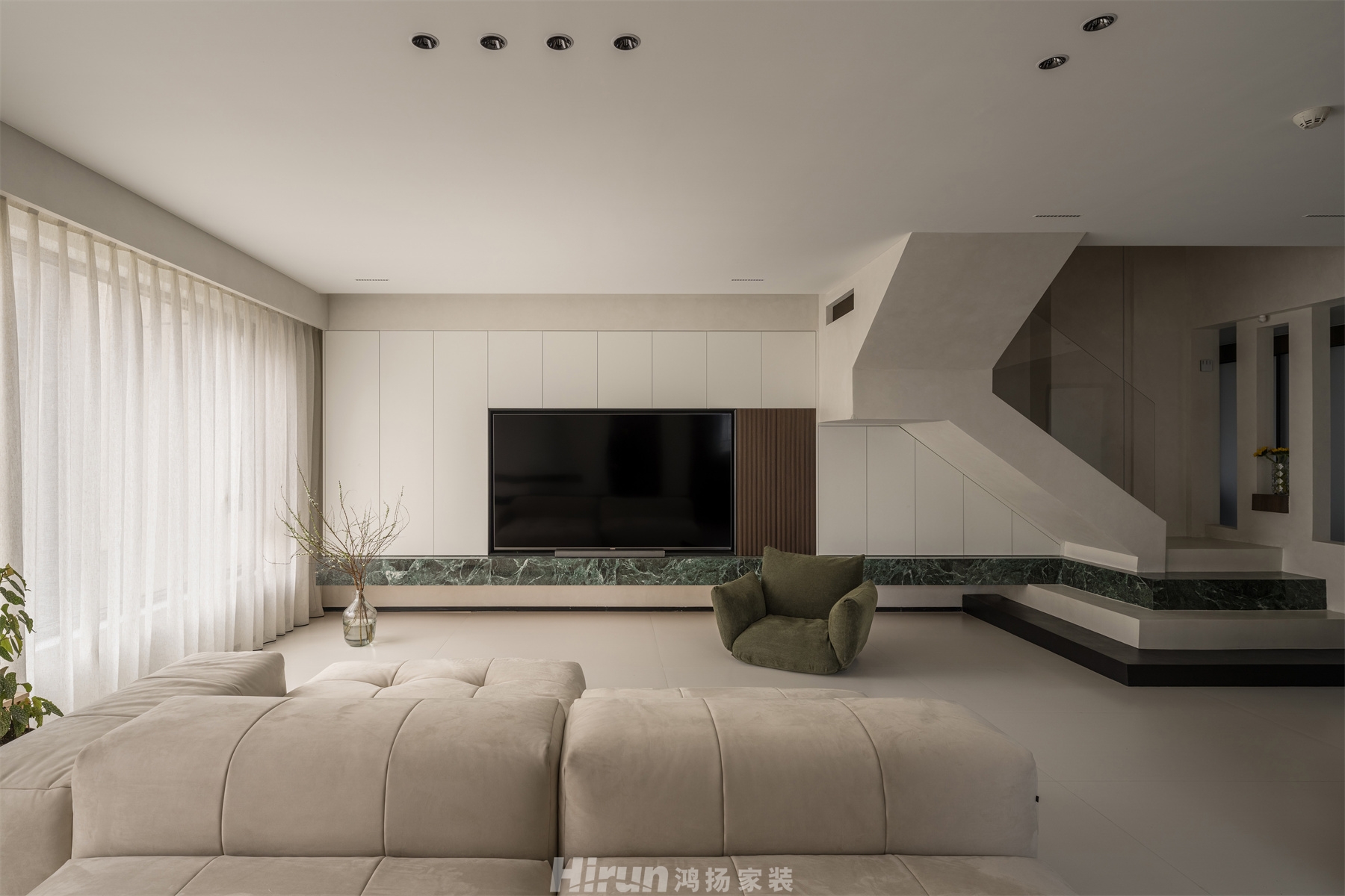建發(fā)央著170㎡雅致現(xiàn)代四居室 裝修案例實(shí)景圖-2